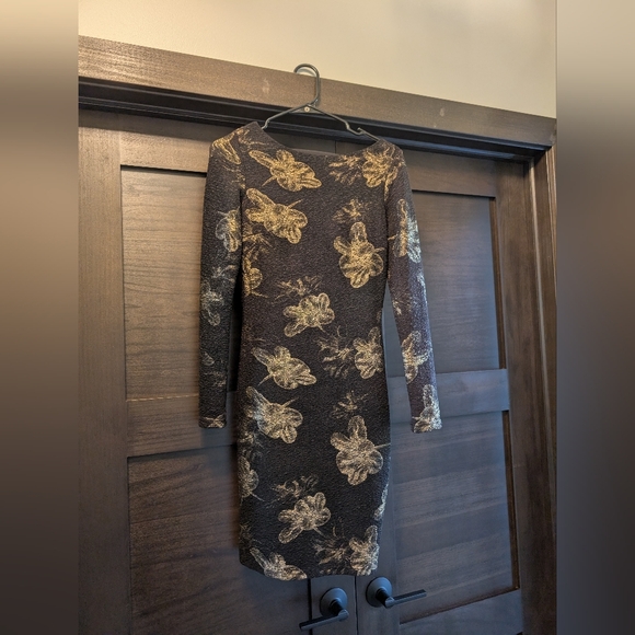 Elegant Black and Gold Floral Dress - Picture 1 of 4